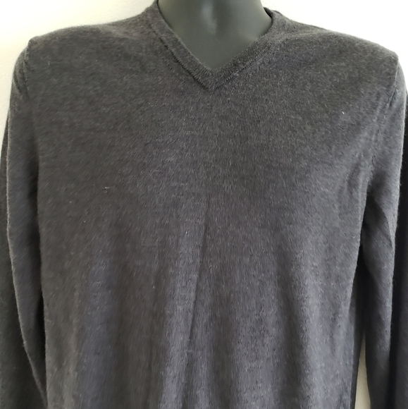 Calvin Klein Extra Fine  Merino Wool V-neck Sweater Dark Gray Size  Medium - Picture 4 of 13